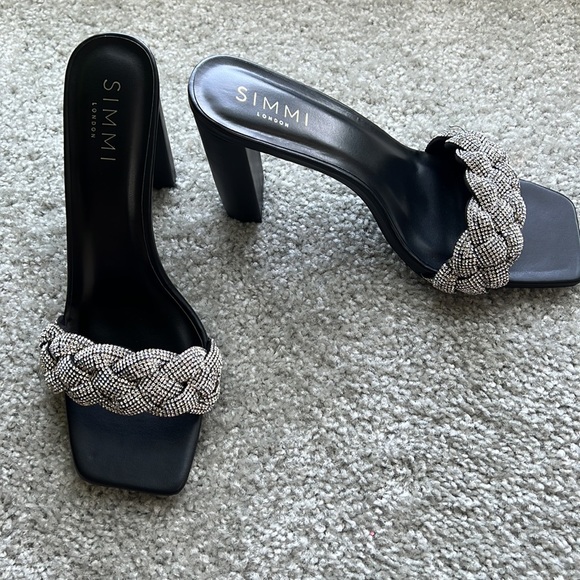 Mules - Picture 10 of 12